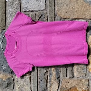 Lululemon swiftly tech short sleeve top